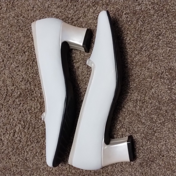 Life Stride women formal dress shoes size 7.5W white heeled shoes - Picture 2 of 11